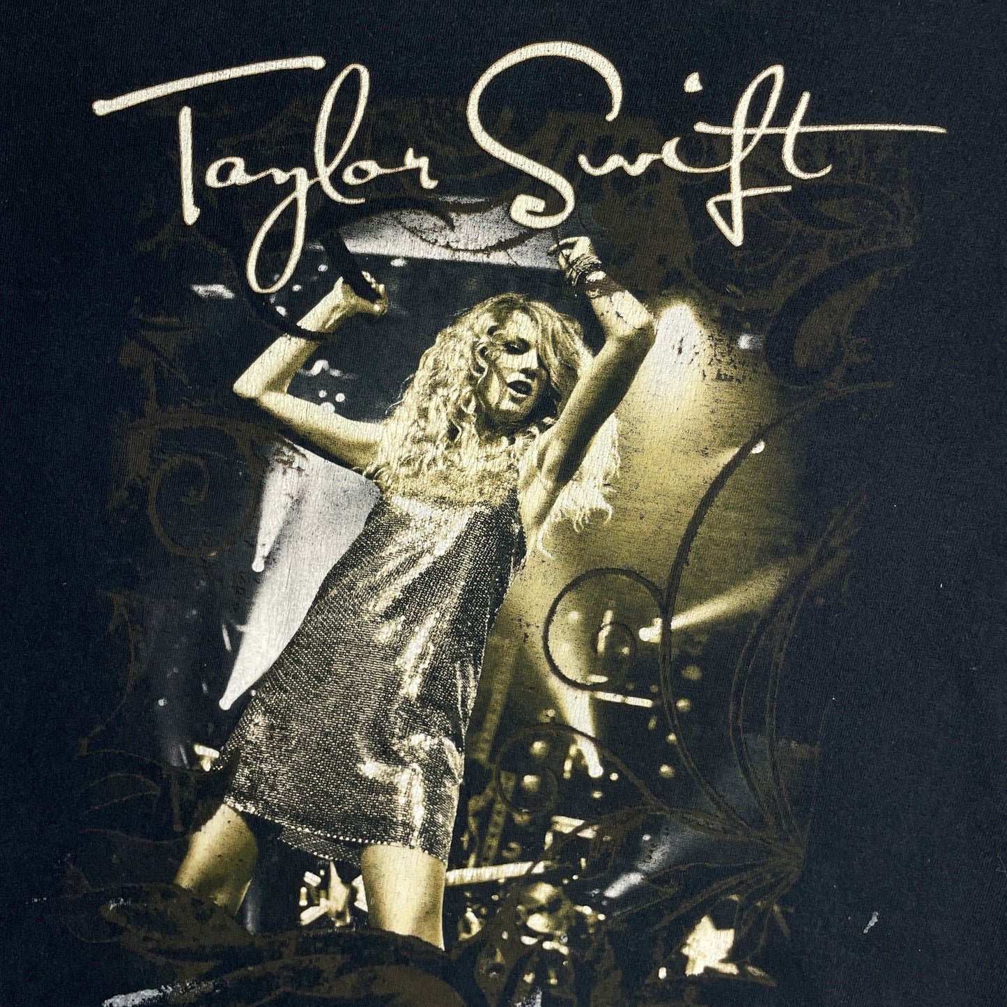 Taylor Swift 2009 Fearless Tour Official Tee