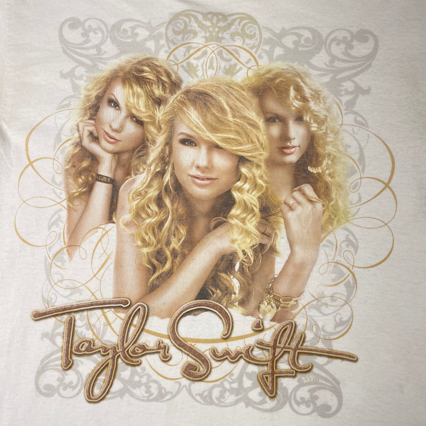 Taylor Swift 2009 Fearless Tour Official Tee (Three Heads)